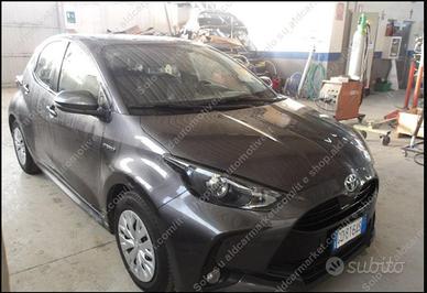 TOYOTA Yaris 1.5 Hybrid 5 porte Business