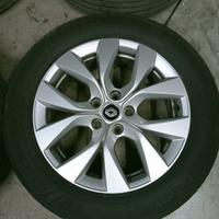 4 Cerchi Captur 2023  215 55 R17  complete di gomm