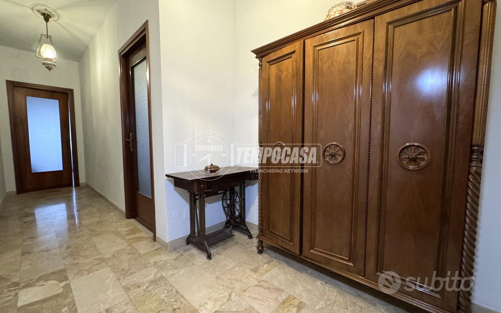4 LOCALI CON BOX AUTO IN CENTRO COSSATO! - Vista 3
