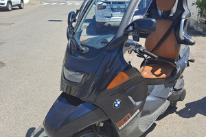Bmw C1 scooter che si guida senza casco