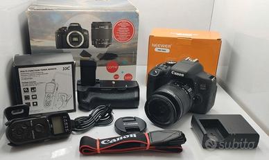 Canon EOS 750D 24 Megapixel WiFi con accessori.