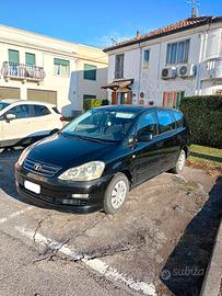 Toyota Avensis Verso