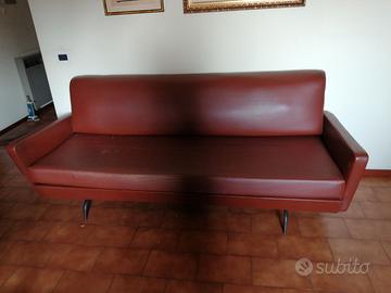 Divano in vera pelle