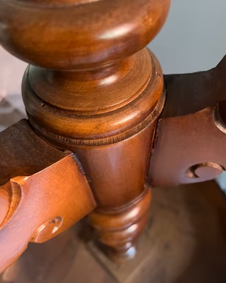 Tavolino vintage in legno intarsiato