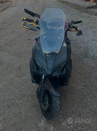 Brera 125 X-ADV - FULL LED - Molti accessori