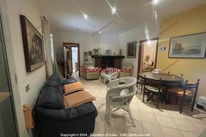 Casa, Piraineto - Serracardillo, Carini.