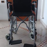 Sedia a rotelle pieghevole ,facile da trasportare