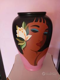 Vaso in terracotta dipinta a mano
