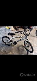 bmx bolt cine