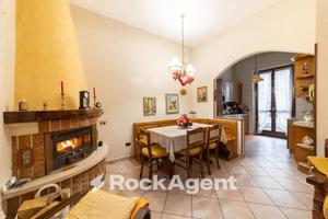 VILLA INDIPENDENTE CON CAMINO E DUE B