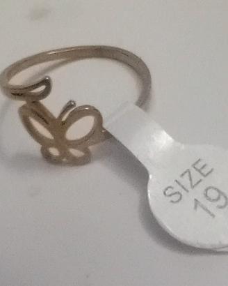 anello in acciaio dorato