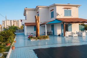Posti/Letto in Villa adiacente ClinicaPinetaGrande