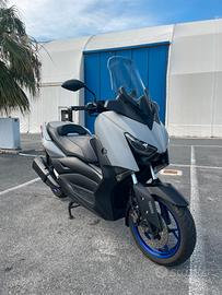 Xmax 300