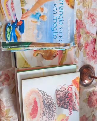 LIBRI CUCINA E DEPLIANT TUPPERWARE 