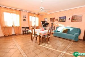 BIFAMILIARE CON 700 MQ DI GIARDINO