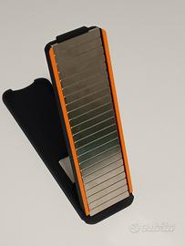 Raro e utile soprammobile dal design moderno 