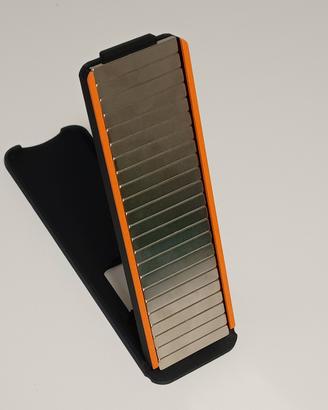 Raro e utile soprammobile dal design moderno 