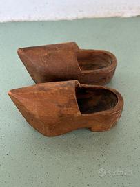 Mini zoccoli olandesi vintage intagliati a mano