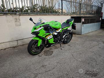 ZX6R 2025 con scarico completo e rimappata