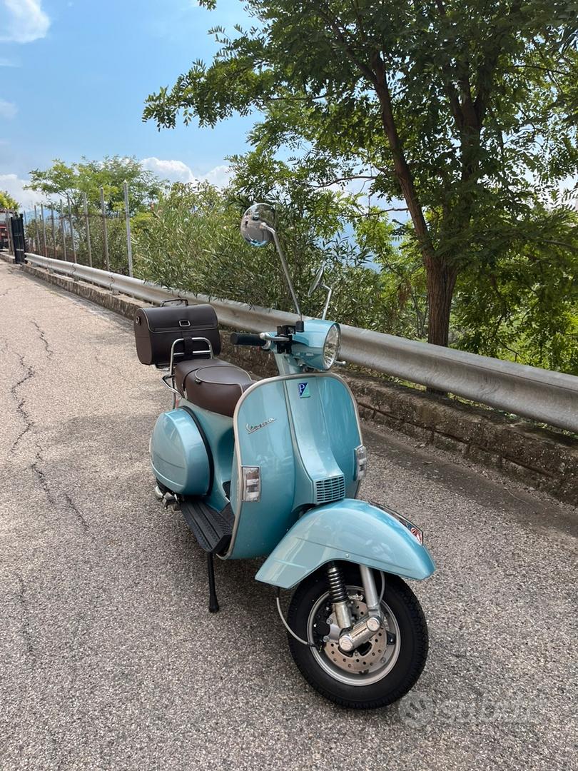 70 Aniversario Vespa Del 70 Vespa Scooter Vespa Del 1970 Vespa 50