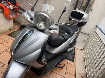 Piaggio beverly 500