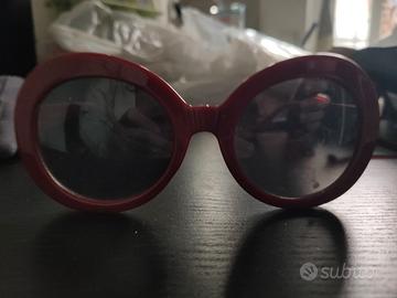 Occhiali da sole rossi