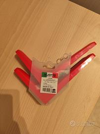 Reggimensole con viti a scomparsa, rosso