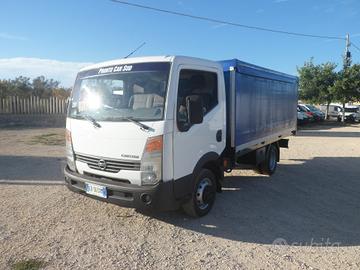 Nissan Cabstar centinato