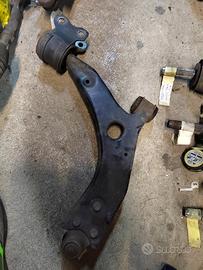 Braccio oscill. ant sx FORD C MAX 1560cc CDTI '09