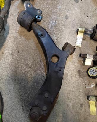 Braccio oscill. ant sx FORD C MAX 1560cc CDTI '09