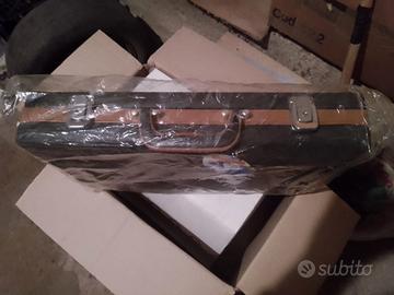 servizio di posate più valigetta 