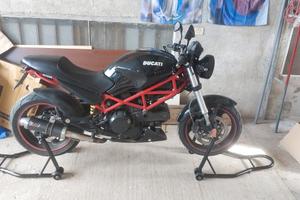 Ducati monster 695