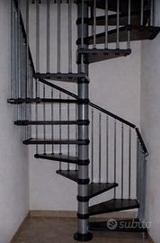 Scala di Design Mobirolo con ringhiera Piano Sup.