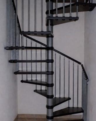 Scala di Design Mobirolo con ringhiera Piano Sup.