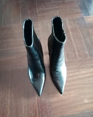stivaletti neri Zara 