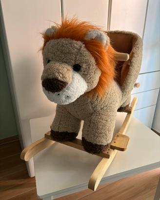 Dondolo di legno Leone