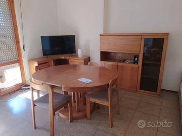 Arredamento completo soggiorno Tavolo e mobili