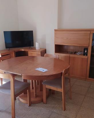 Arredamento completo soggiorno Tavolo e mobili