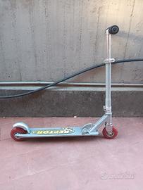 monopattino in alluminio pieghevole per ragazzi 