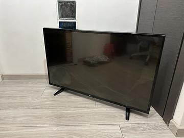 Tv lcd lg 43 4k  lcd rotto immagine visibile