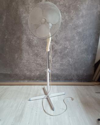 Ventilatore a piantana come nuovo