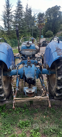 Trattore fordson super dexta