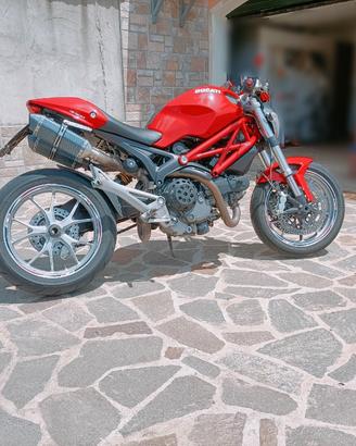 Ducati Monster 1100 ABS