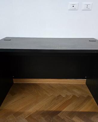 Scrivania Ikea Besta