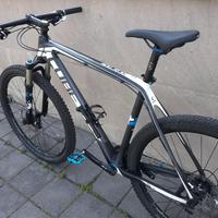 Bici mtb CUBE Reaction XL carbonio