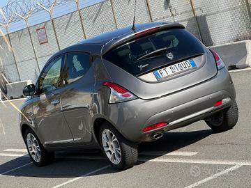 Lancia Ypsilon 1.2 69 CV-GPL-PERMUTABILE