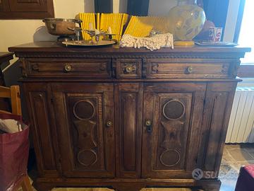 Credenza antica 1600