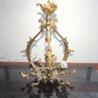 Lampadario in bronzo dorato
