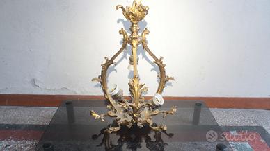 Lampadario in bronzo dorato