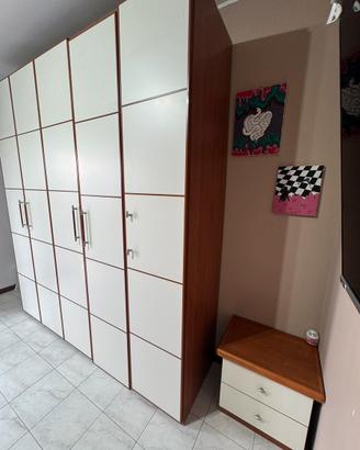 Armadio in legno massello